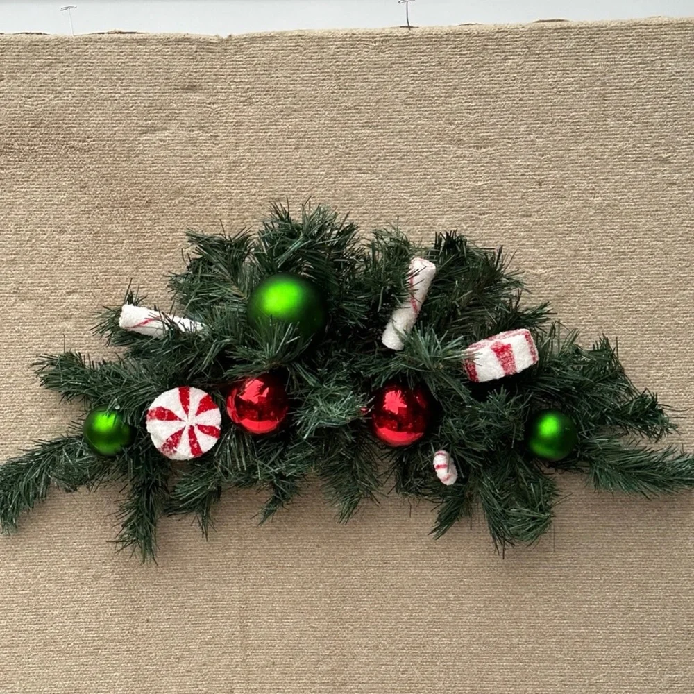 Home Interiors Pine and candy cane accents Holiday Garland